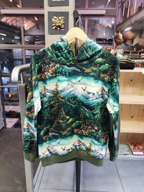 Leśna bluza damska "Malowany las i góry"