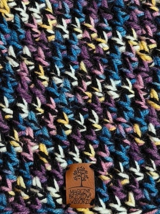 Czapka ręcznie dziergana niebieski, fiolet, biel